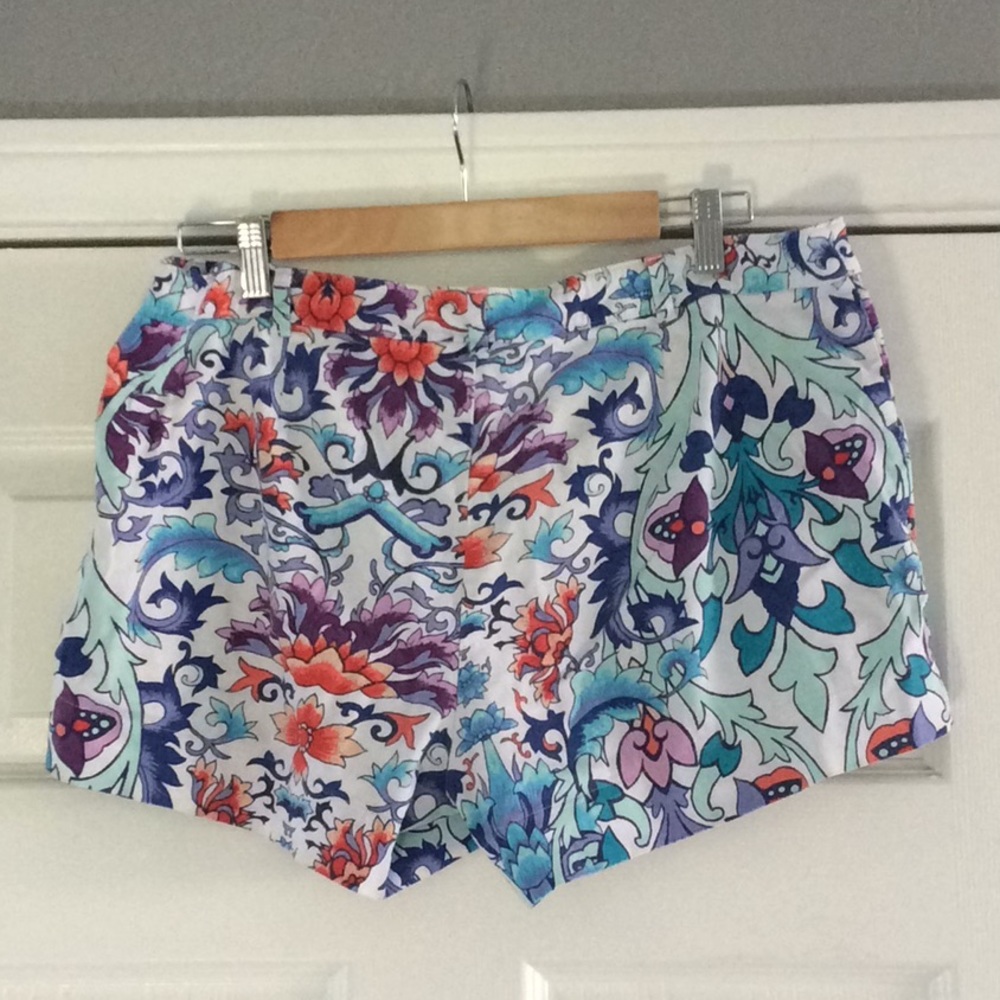 Nicole Miller floral shorts - Picture 2 of 5